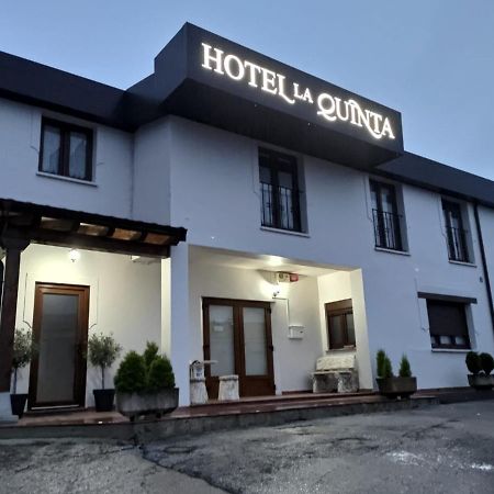 Hotel La Quinta Cue Eksteriør bilde