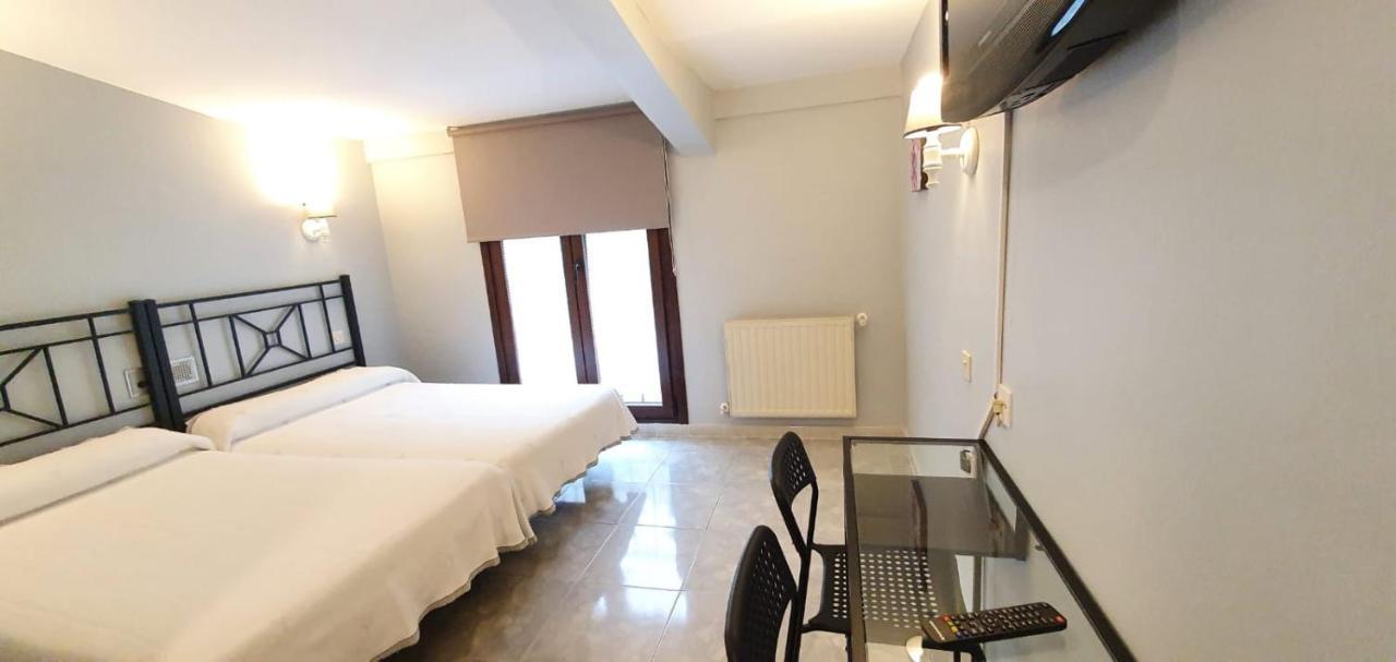 Hotel La Quinta Cue Eksteriør bilde