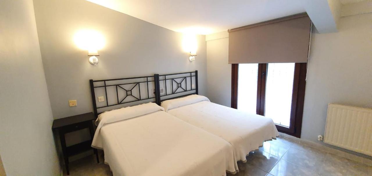 Hotel La Quinta Cue Eksteriør bilde